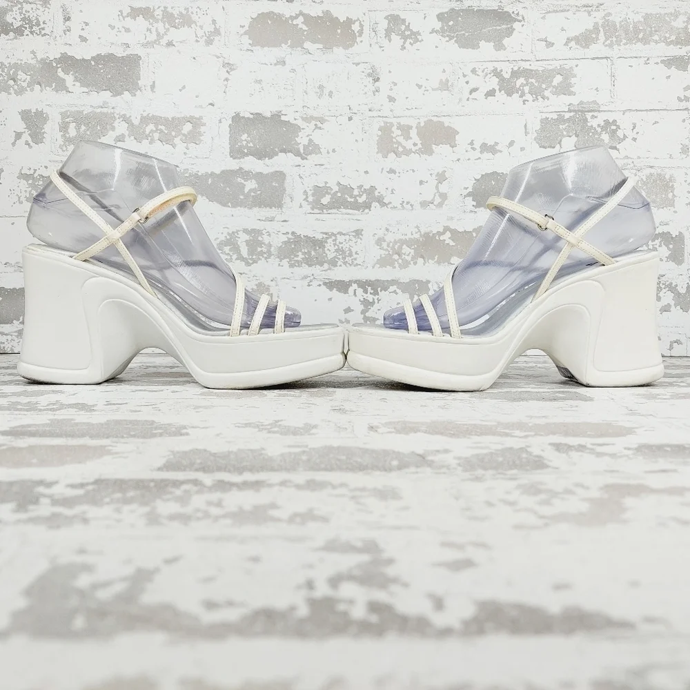 Nine & Co. Linger White Strappy Chunky Y2K Platform Block Heel Sandals F719